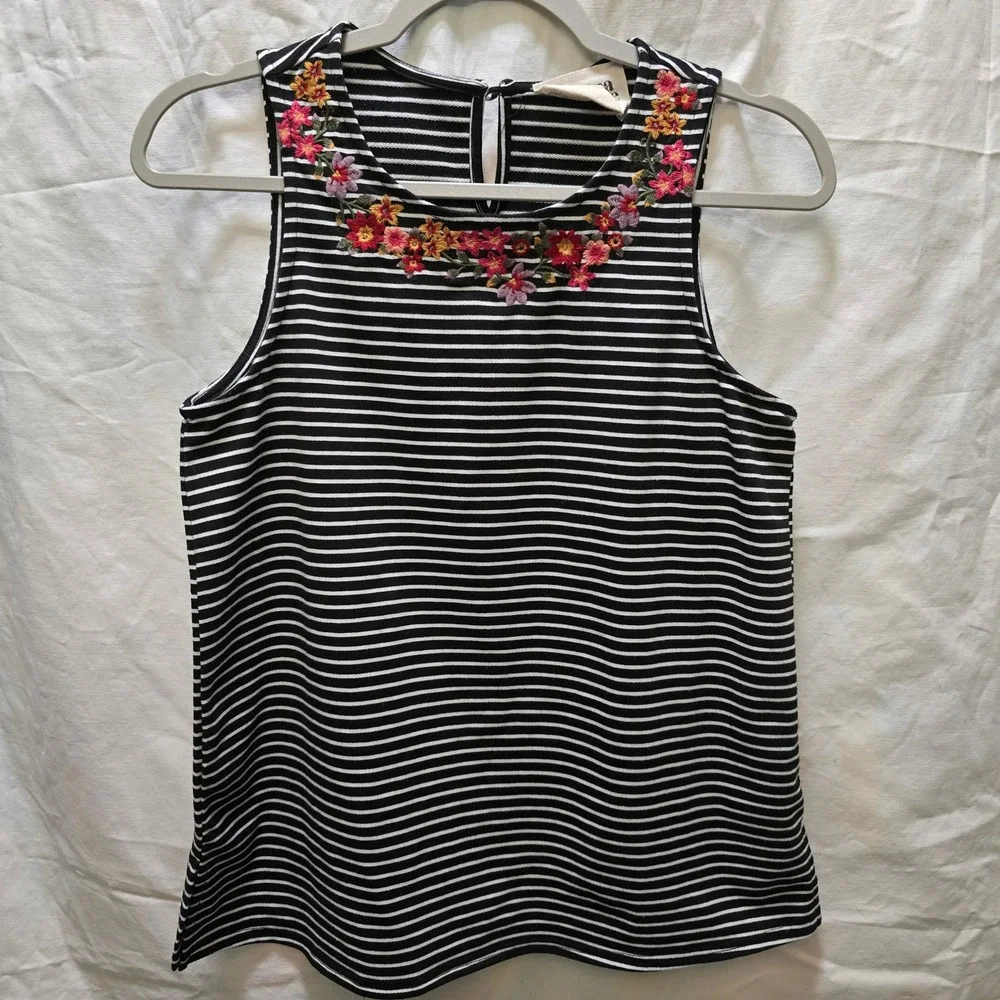 Savanna Jane White Black Striped Sleeveless Top Floral Embroidery Small Tank - Picture 1 of 9